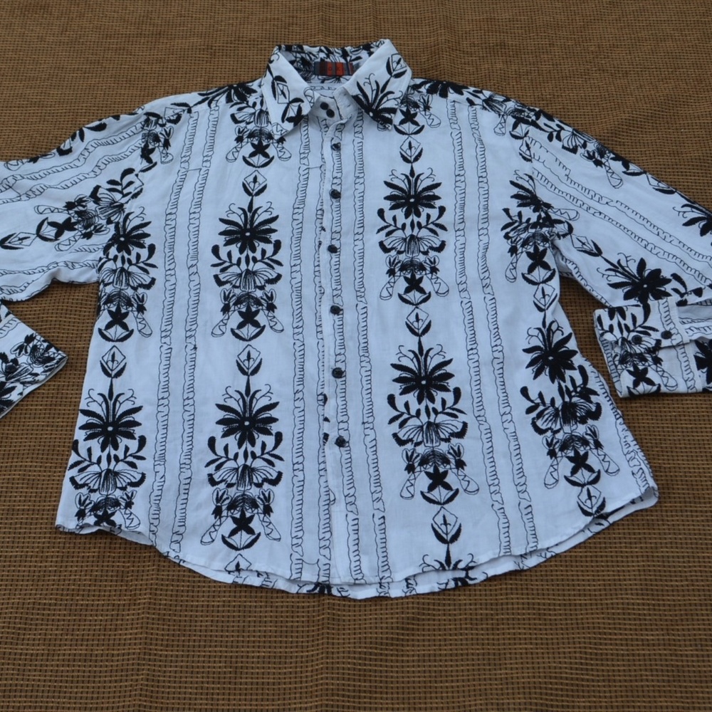 Toku The Buckle Men's XL Embroidered Shirt